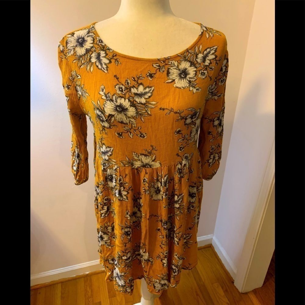 Soprano floral mustard tunic, size M